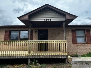 Building Photo - Newly Remodeled Duplex in Blacksburg