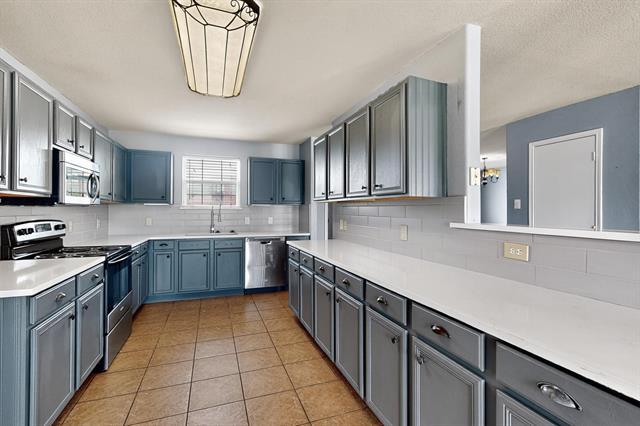 Building Photo - 621 Berry Tr