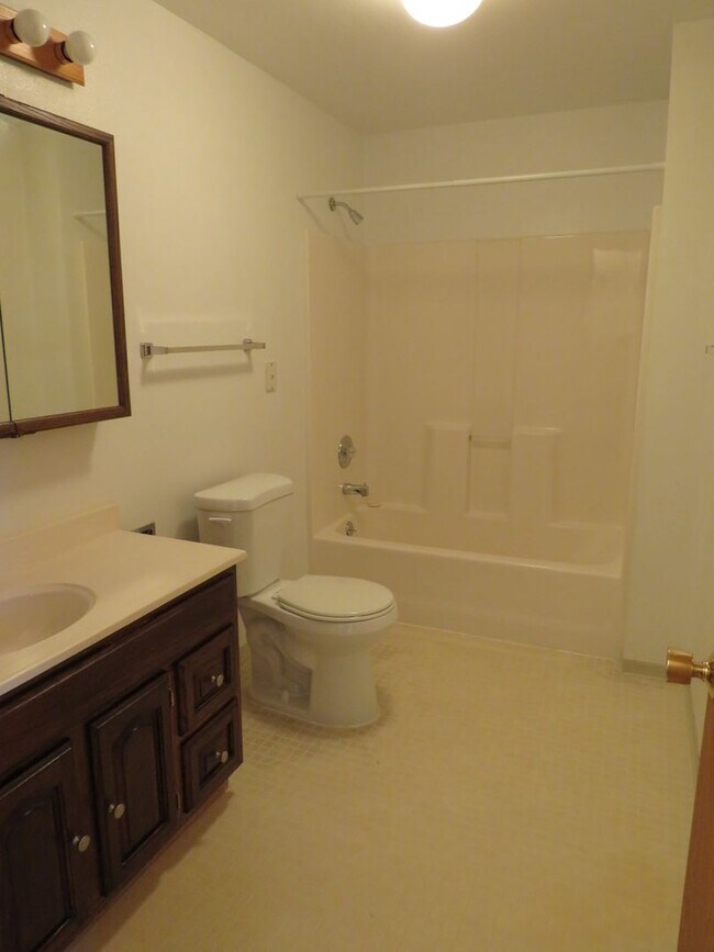 Building Photo - 1110 N 22nd St