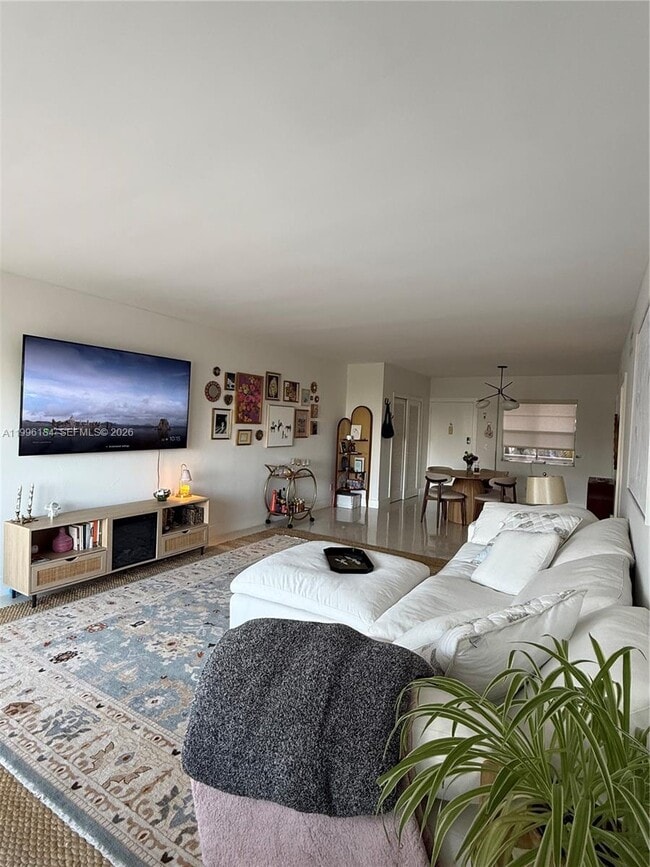 Building Photo - 9700 W Bay Harbor Dr