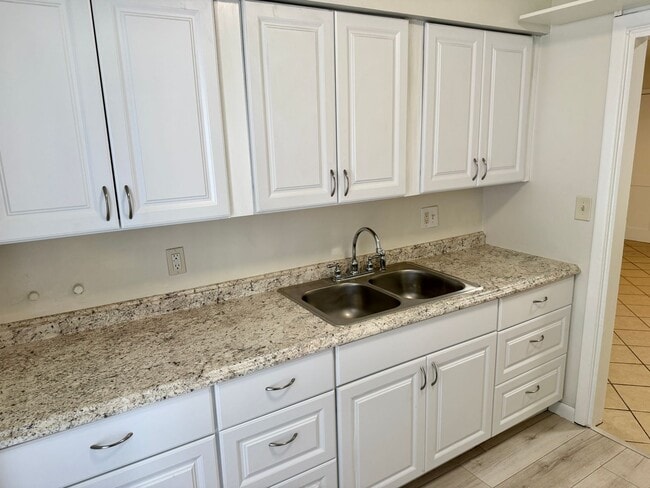 Building Photo - Amazing 2/1 so Close to the Ocean that you can see it from your Street!