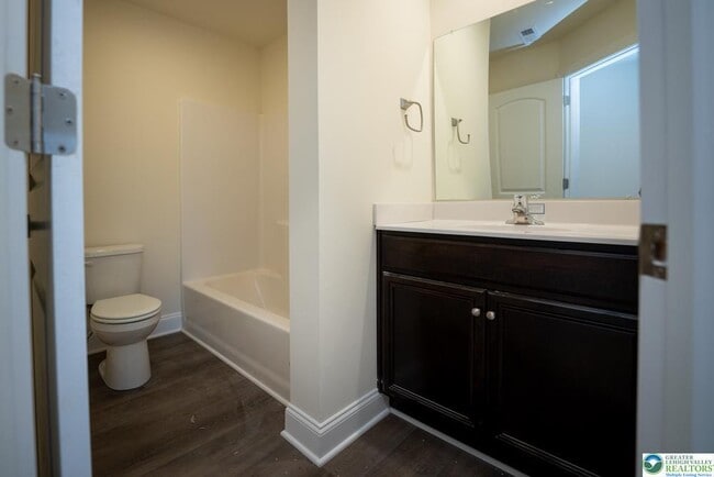 Building Photo - 1641 Riegel St