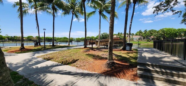 Building Photo - 2470 Centergate Dr