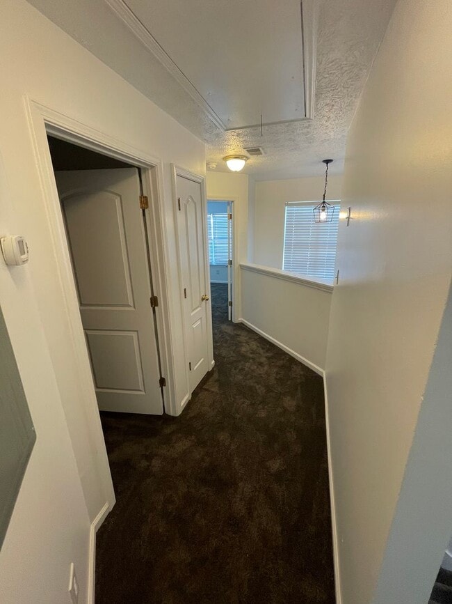 Building Photo - Spacious 4 Bedroom Townhome in Jackson with fenced backyard!