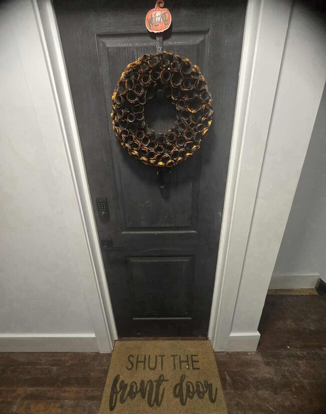 Building Photo - 11765 Glenfield Ave