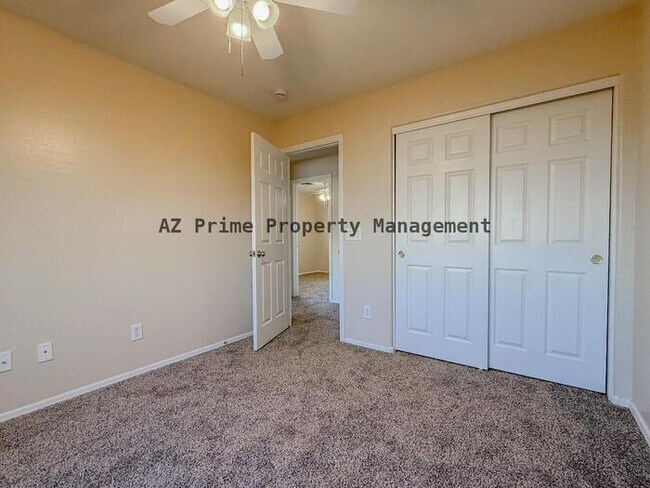 Building Photo - 24016 N Oasis Blvd