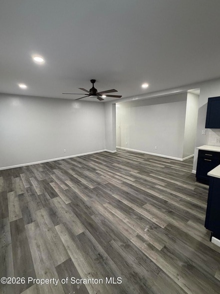 Building Photo - 539 E Pine St