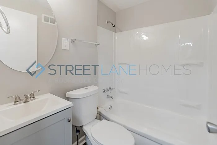 Building Photo - 6949 Pasadena Blvd