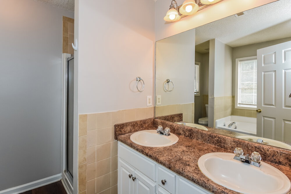 Building Photo - 1558 Blossom Dr