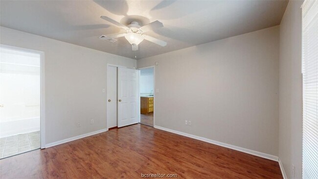 Building Photo - 1513 Hollow Hill Dr