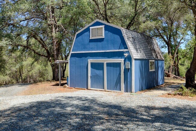 Building Photo - Private Gated 3BD/2BA Home on Acreage – Close to Bear River Highschool