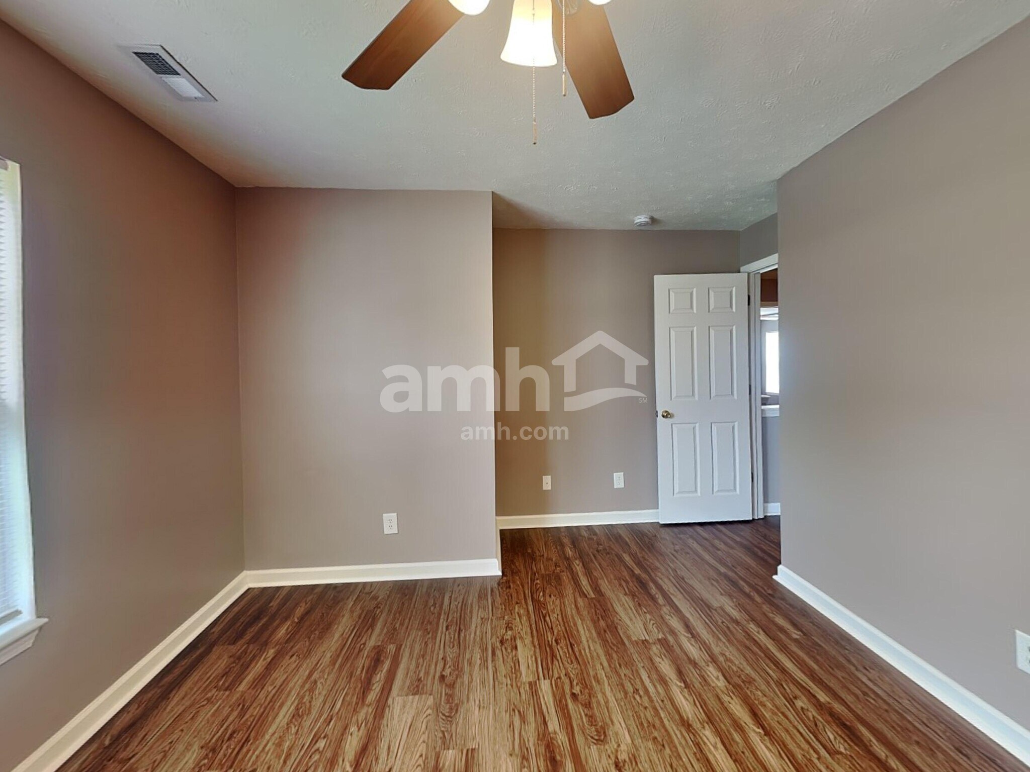 Building Photo - 787 Tulip Ln