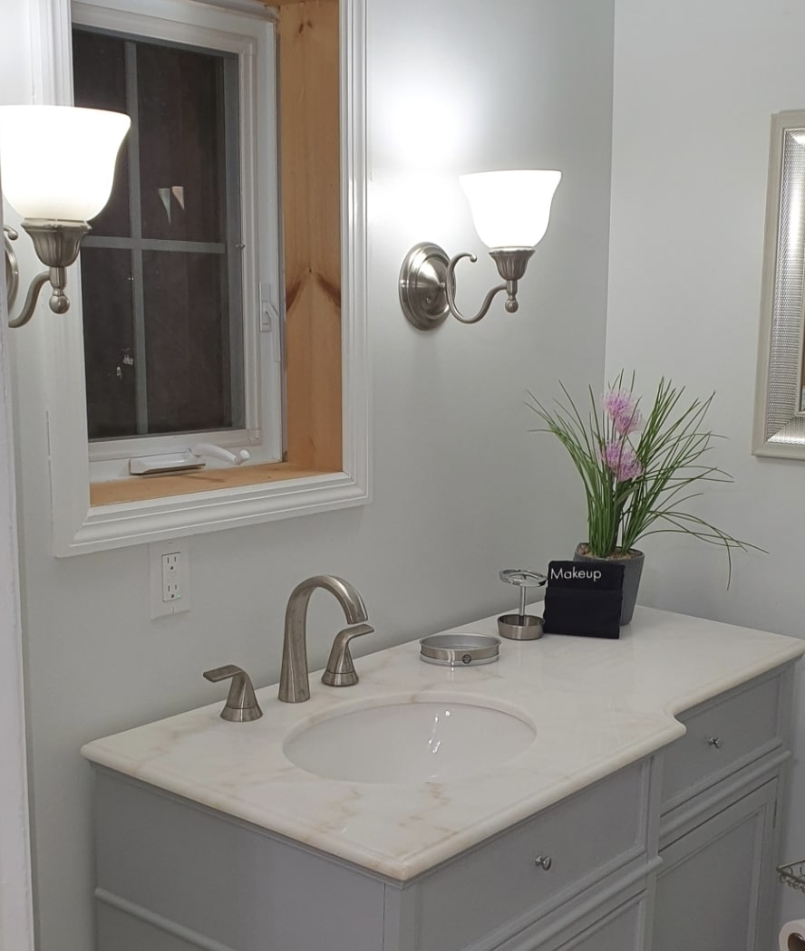 Bathroom room 2 - 89 N Main St