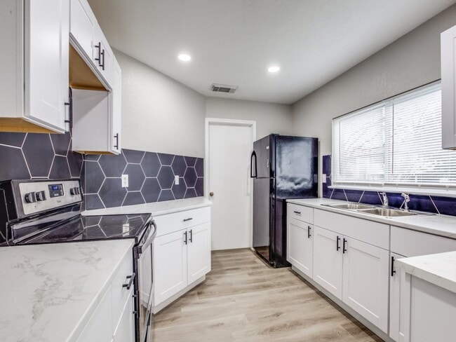 Building Photo - 7838 Winterstone Dr