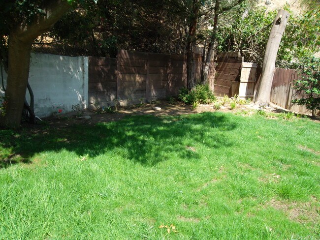 Building Photo - 3751 Stone Canyon Ave