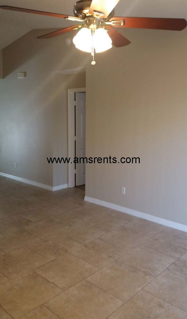Building Photo - Spacious 3 bedroom House in Indian Ridge Villas