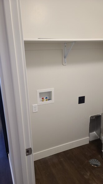 Building Photo - 2460 W 450 N