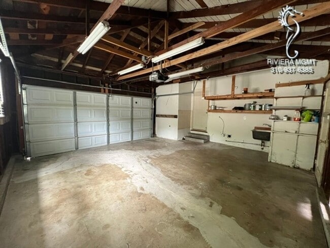 Building Photo - 3BR 1.5BA House in the Hollywood Riviera