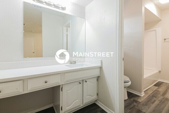 Building Photo - 4 Bedroom Pet-Friendly Home in Rowlett, TX with Main Street Renewal