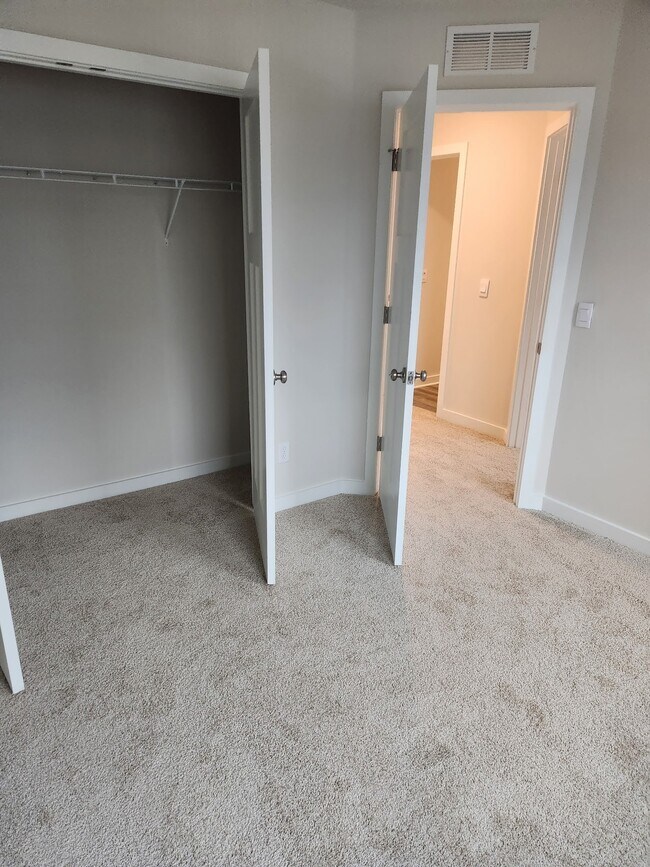 Building Photo - 693 Olivia St