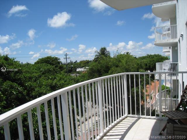 Building Photo - 1555 N Treasure Dr