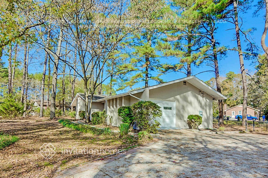 Building Photo - 4211 Glenda Rd