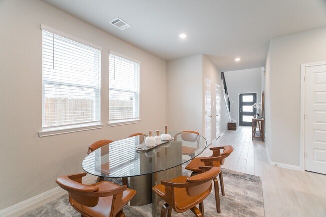 Building Photo - 17542 Rosette Grass Dr