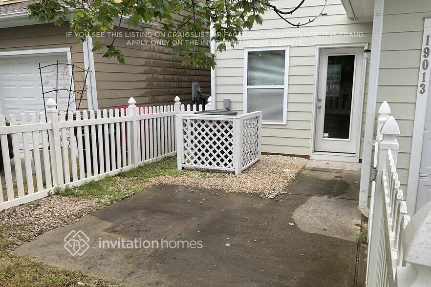 Building Photo - 19013 Park Terrace Ln
