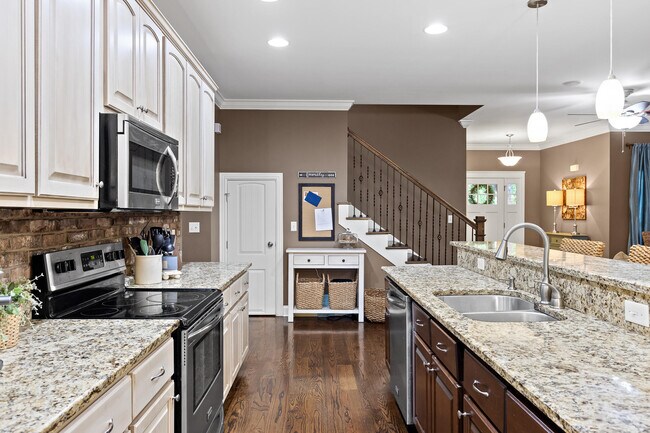 Building Photo - 3641 Willow Lake Cir