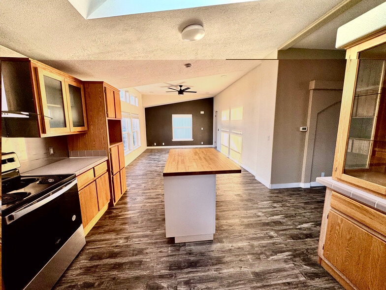 Kitchen / Family Room - 3204 Locust Ave