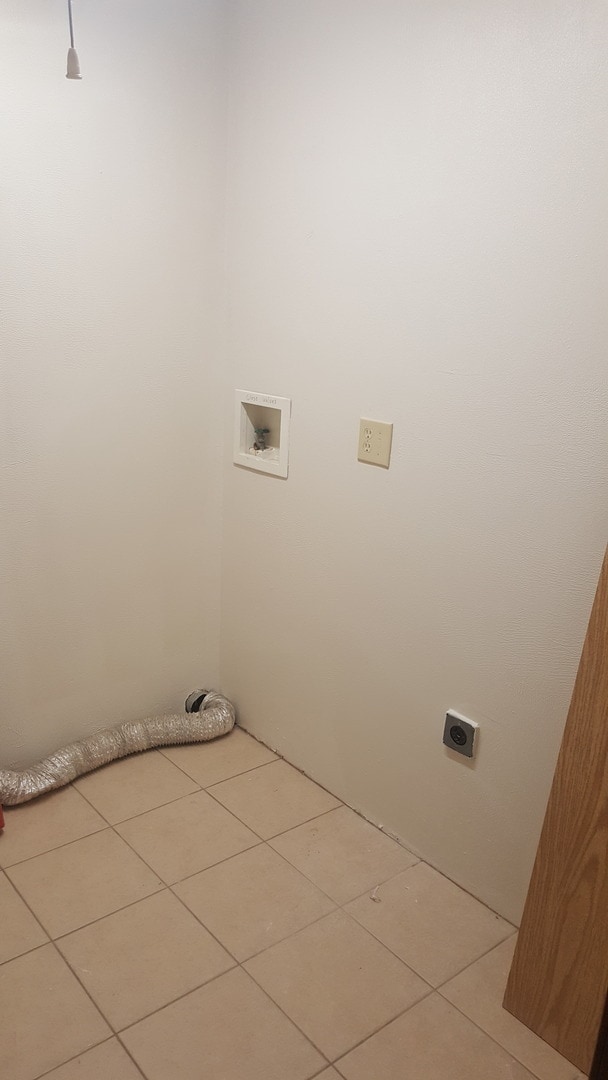 Building Photo - Bernalillo Beauty