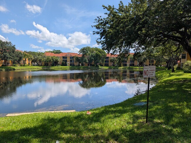 Building Photo - 3830 Coral Tree Cir