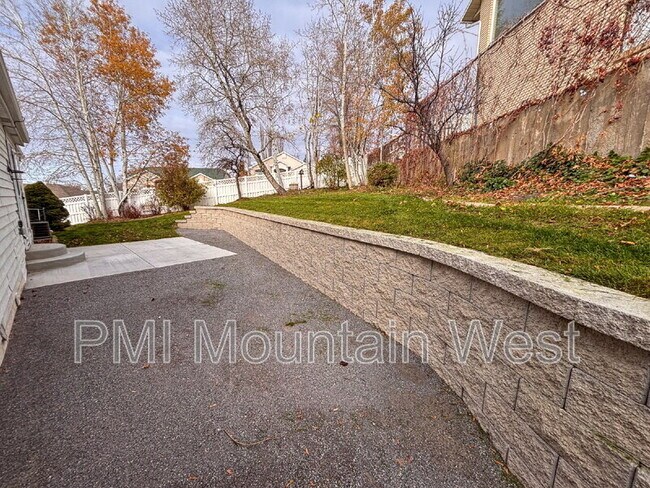 Building Photo - 1123 S 1500 E