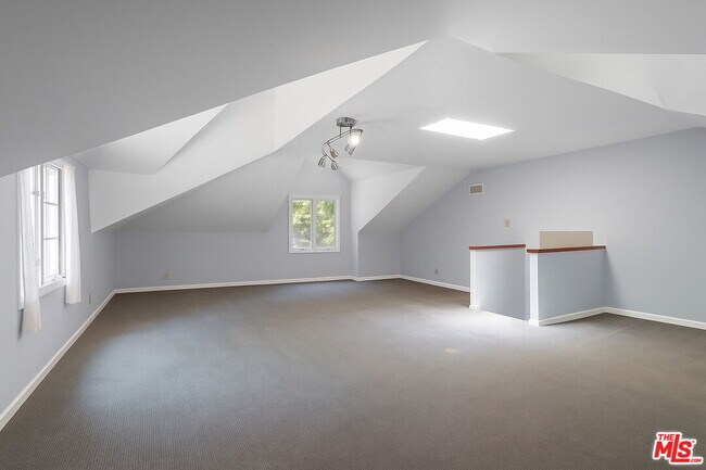 Building Photo - 1408 Calle Del Jonella