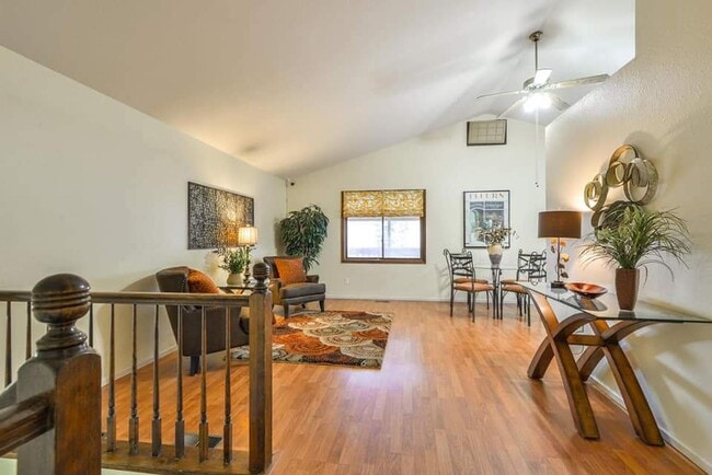 Building Photo - Beautiful 4 Bed, 2 Bath House in SW Fort Collins!