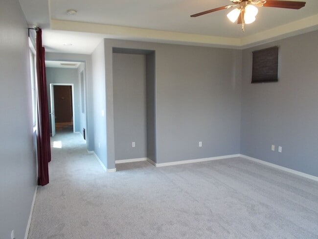 Building Photo - Stylish Summerlin Townhome with Private Co...