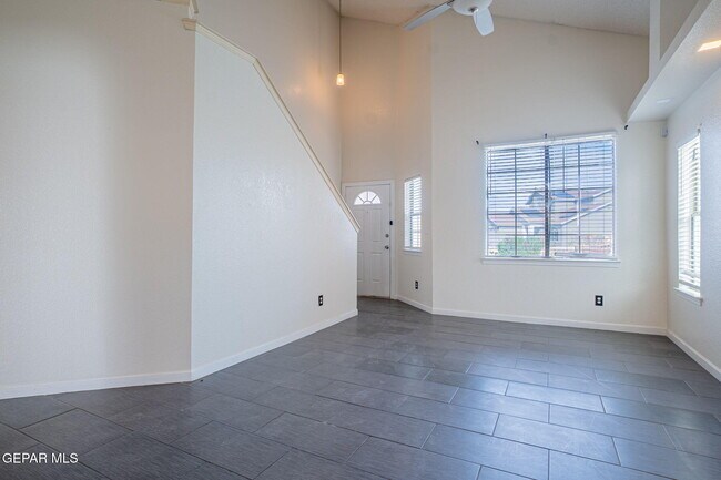 Building Photo - 7041 Falling Leaf Cir
