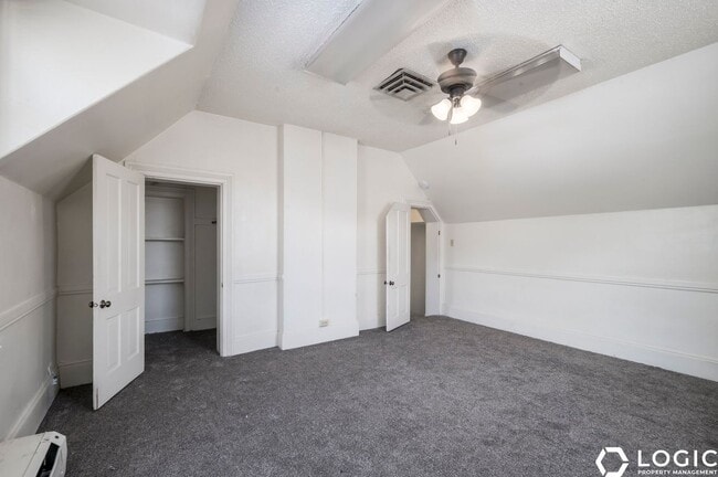 Building Photo - 136 S 300 W