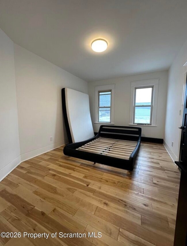 Building Photo - 200 Oak St