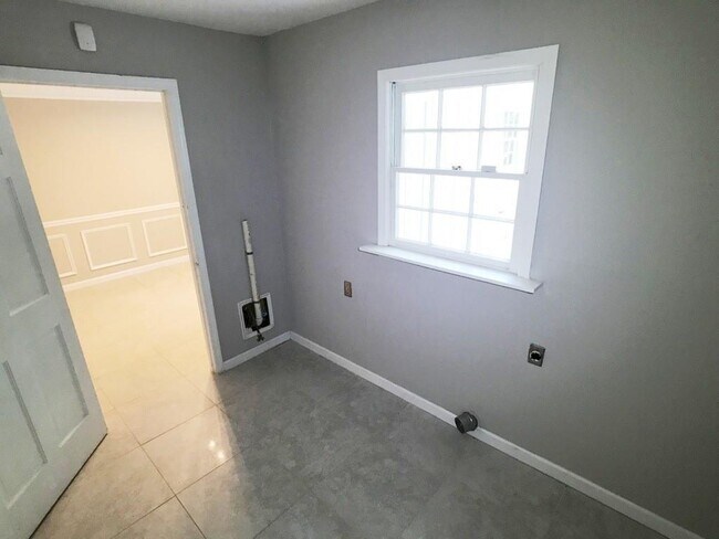 Building Photo - 4297 Blackland Way