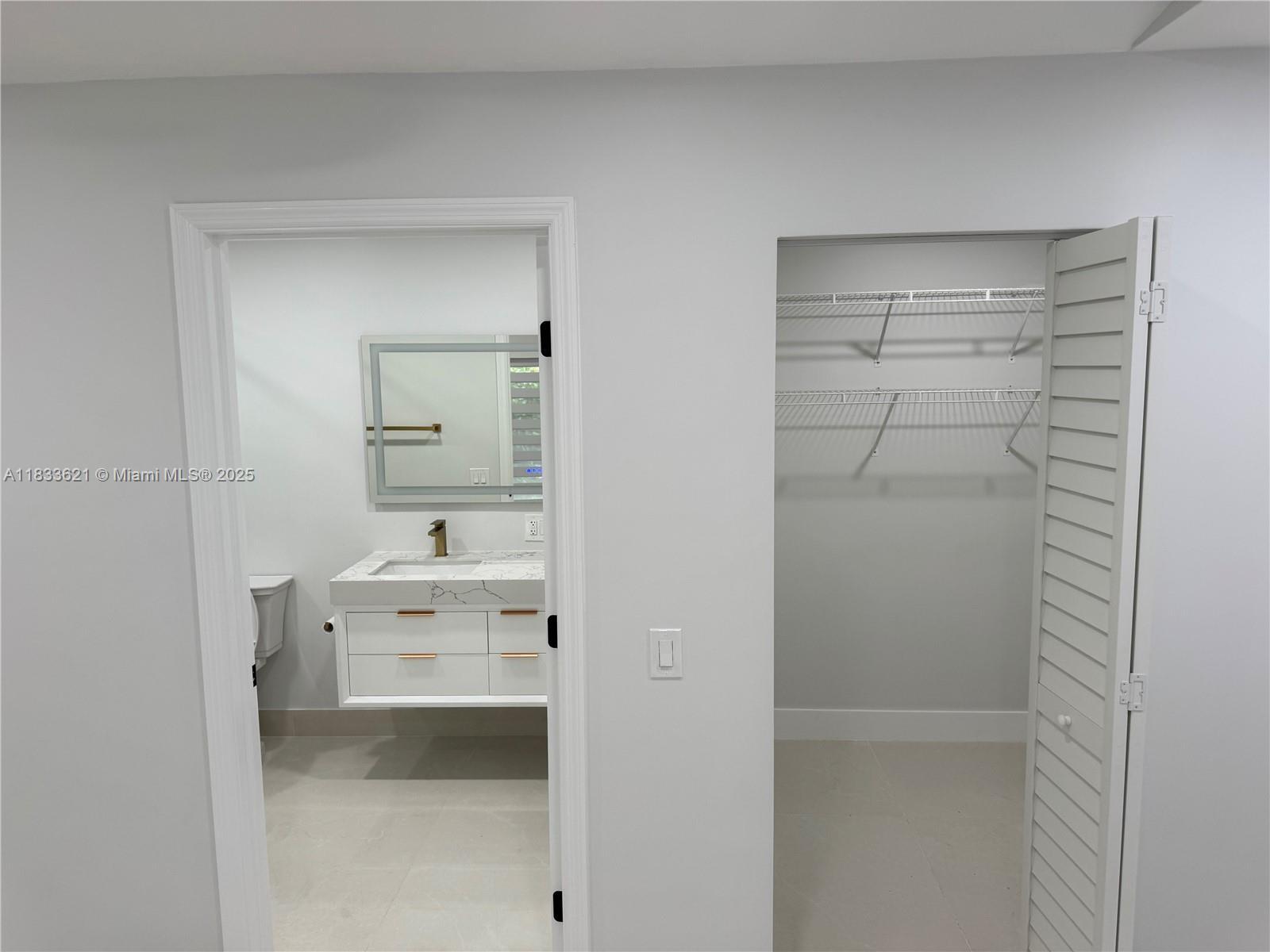 Building Photo - 1560 Canary Island Dr