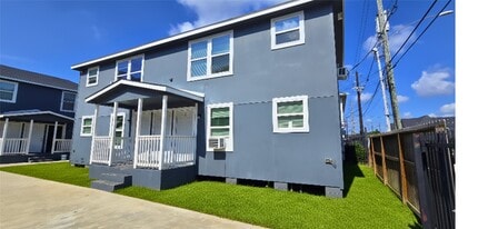 Building Photo - 3610 Tuam St