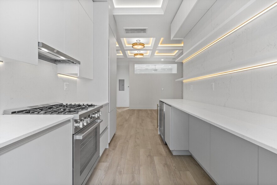 Building Photo - 1578 Beacon St
