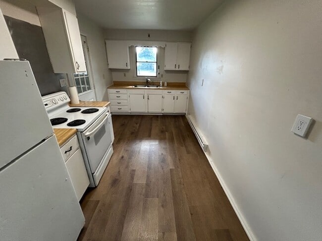 Building Photo - $1050 Middletown 2 bedroom for rent