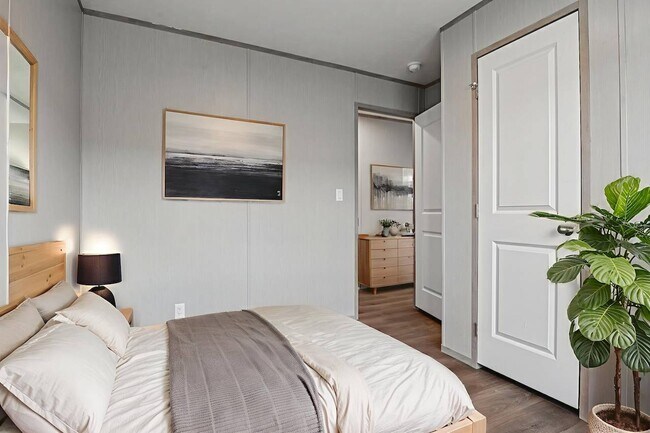 Building Photo - 1632 American Dr