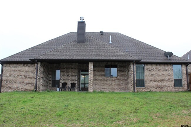 Building Photo - 1811 Spruce Pine Lane