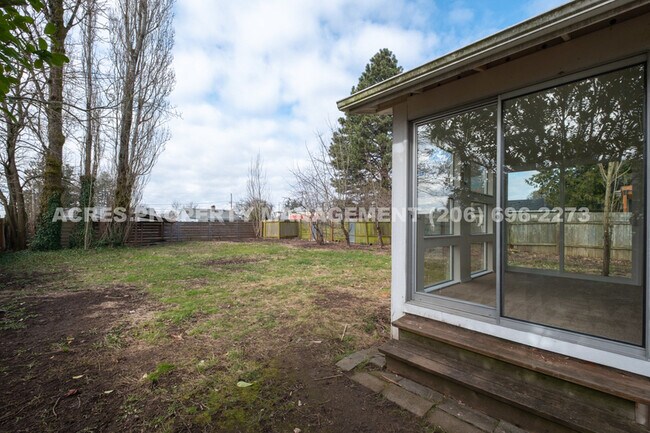 Building Photo - 17041 34th Ave S