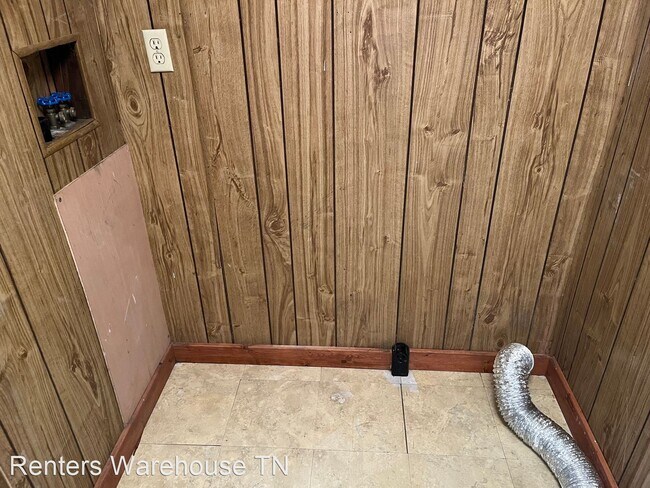 Building Photo - 3 br, 1.5 bath House - 607 Tater Peeler Ro...