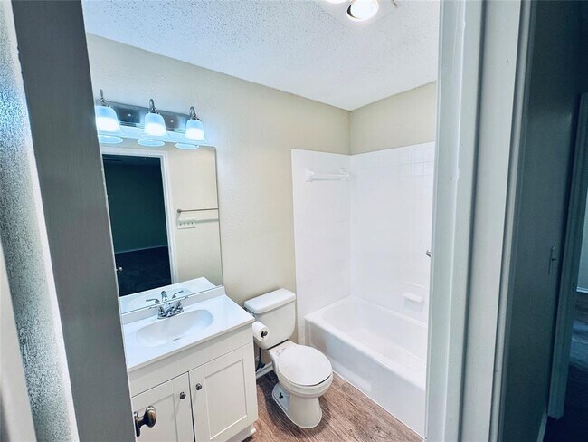 Building Photo - 379 Fantail Loop