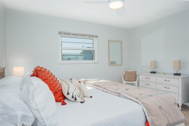 Building Photo - 7151 Sunset Way